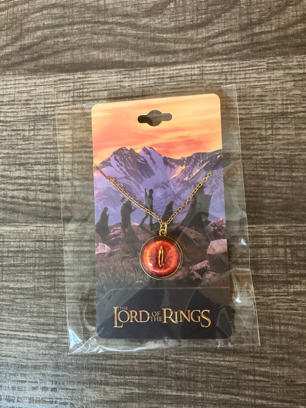 Lord of the Rings Movie The Eye of Sauron Necklace Brand New RARE