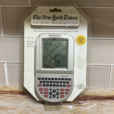 Hand Held Game The New York Times Electronic Crossword Puzzle VTG NEW Sealed  06