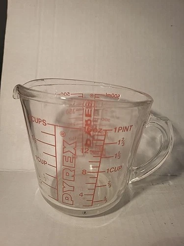 Vintage Pyrex 516 Red Letter D-Handle 2-Cup 16 oz Liquid Glass Measuring Cup USA