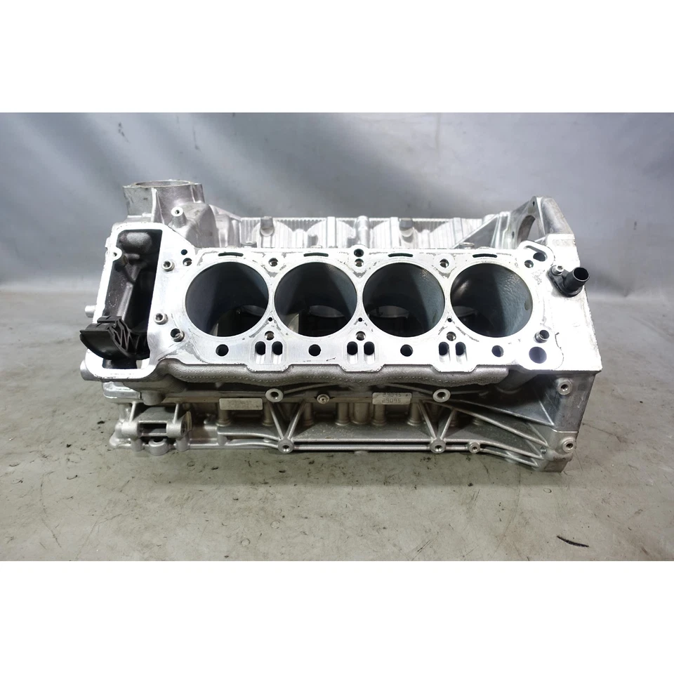 DAMAGED 2008-2013 BMW E90 M3 S65 V8 Engine Cylinder Block Bare OEM - Image 2 of 4