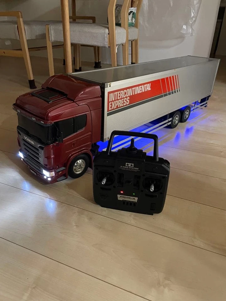 TAMIYA 1/14 Scania Scatola Camion 2.4G Completo Operazione Camion Rimorchio - Immagine 2 di 4