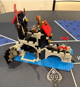 LEGO Castle: Wolfpack Tower (6075) Complete w/Instructions - free shipping!