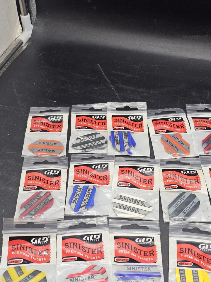 Dart Flights GLD Siniestro Lote de (20) Paquetes De 3 Nuevo De Lote Antiguo Delgado Foto 2 de 4