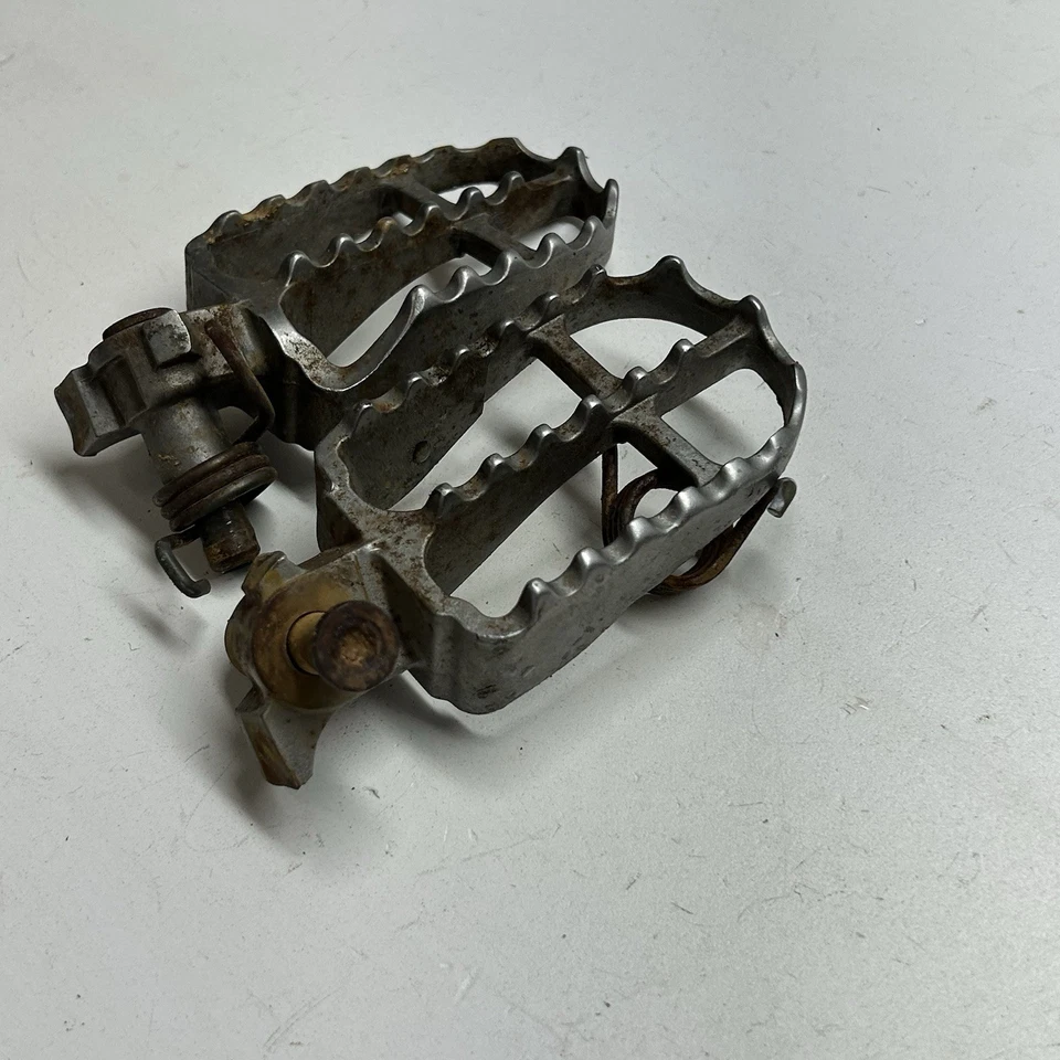 14-18 YAMAHA YZ250F YZ 250 F ESTRIBERAS REPOSAPIÉS OEM Foto 2 de 3