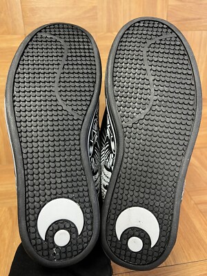 RARE? 7.5 Osiris Serve x Maxx242 PRAYER Praying Skull Hands  display picture 3