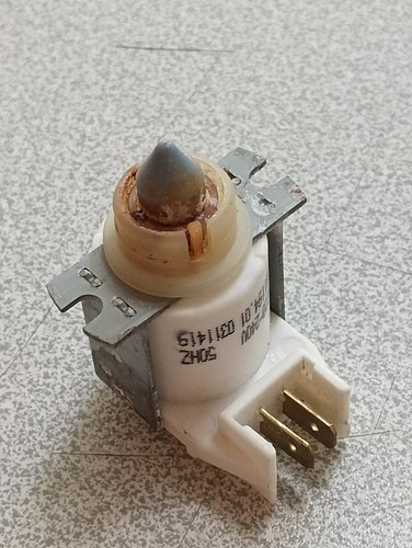Électrovanne Eau Pour Lave-vaisselle Bosch SGS58M02FF/01 - Référence 91194.02 1804730 - Occasion