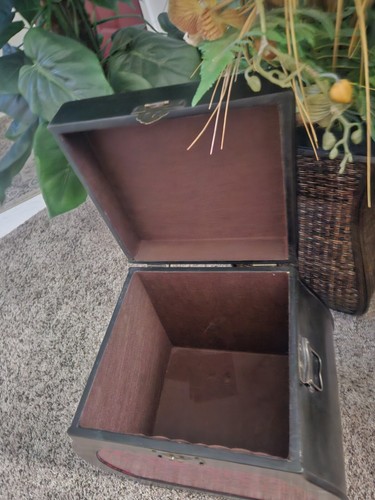 Decorative Storage Chest - Picture 6 of 10