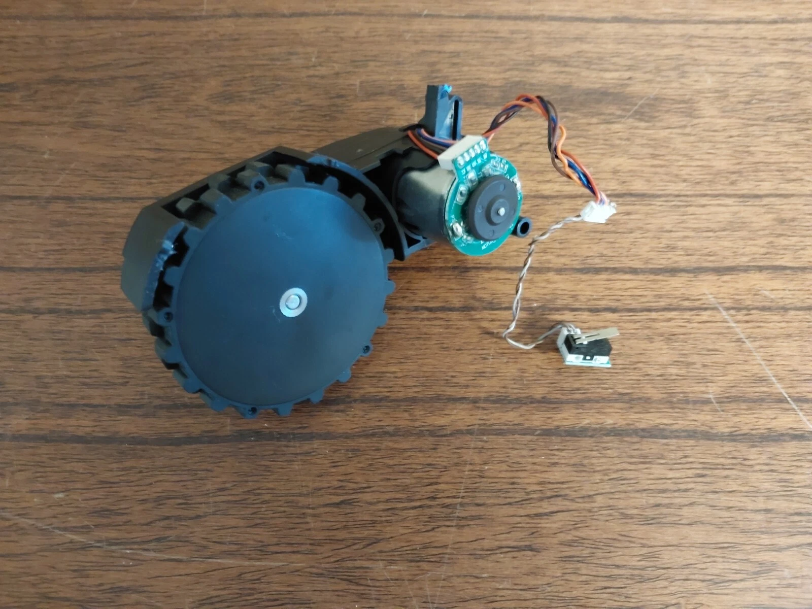 dreame D9 Max Gen 2 Robot Vacuum- Replacement Left Wheel Assembly RLS5-BL1