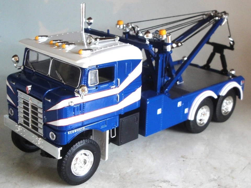 DCP BLUE WHITE HOLMES BULL NOSE WRECKER KENWORTH WRECKER 1/34 SCALE 10-4278 - Image 3 of 3