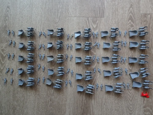 1/72 HO AIRFIX 25 ROMAN CHARIOTS and 50 SOLDIERS