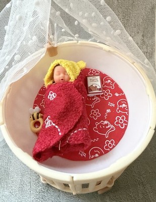 Zuru My Mini Baby Disney : Winnie the Pooh - Sweet as Hunny! Crib  