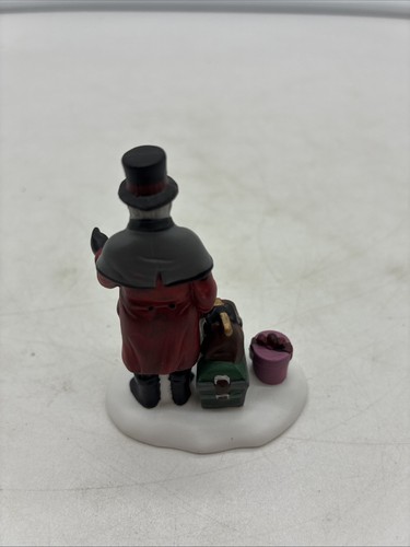 Department 56 Vision of a Christmas Past Set of 3 Porcelain Accessories #5817-3 - Picture 9 of 17