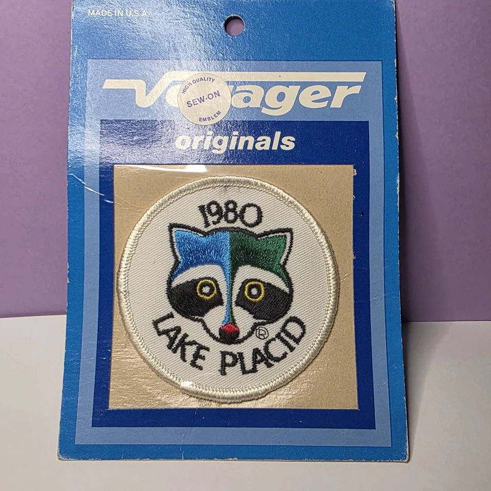 Parche Coleccionable De Colección 1980 Lake Placid Mapache Juegos Olímpicos de Invierno Nuevo En Embalaje Foto 3 de 4