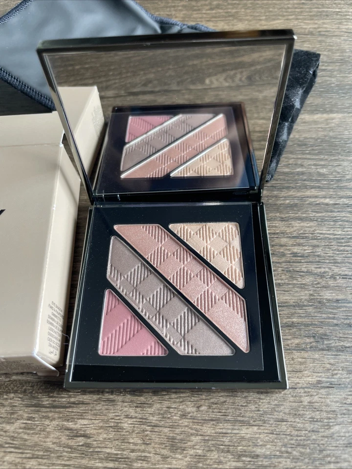 Paleta de ojos completa Burberry 10 rosa rosa nueva en caja tamaño completo + bolsa de viaje + gratis🎁🎁 Foto 2 de 4