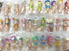 A large number of random  Sonny Angel series