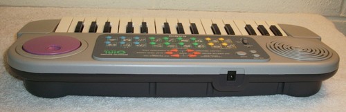 Teclado musical pequeño Casio SA-40 con dial Magic Sound excelente estado - Imagen 5 de 6