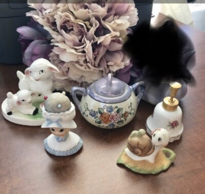 Collectible ceramic Knick Knack bundle ( 5 items)
