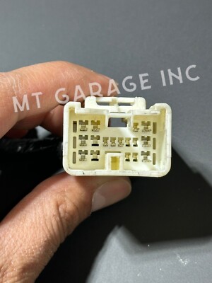 STORE SOL  TOYOTA LEXUS OEM CONNECTOR 11559 17 Port 11 Terminal 90980-11559