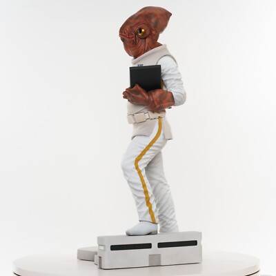 STAR WARS Admiral Ackbar フィギュア Amazon.com: STAR WARS The Black Series Admiral Ackbar Toy 6