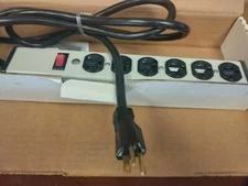 Wiremold ULB620-6 6 Outlets, 120 Volts, 20 Amps, 6' Cord, Power Outlet Strip