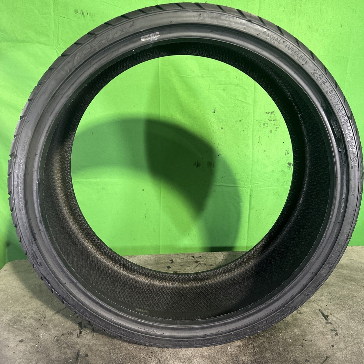 Single,Used-235/30ZR22 Lexani ZX-Nine 90W XW 10/32 Dot 3114