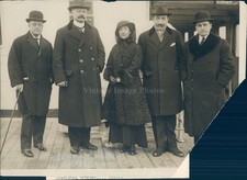 1915 John Walter Thorn Aloys Van De Vyers Carton Ernest Cartier NY People Photo