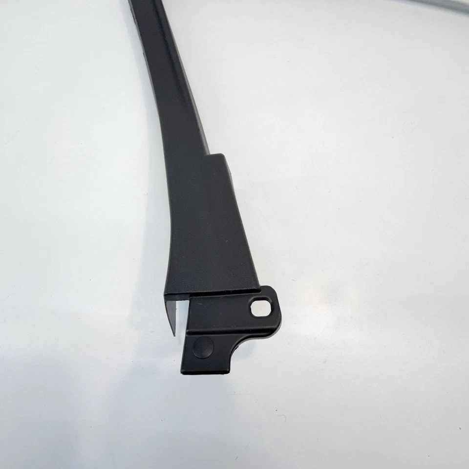 Chevrolet Malibu 2016-2025 marco ventana puerta superior delantera izquierda moldura OEM Foto 2 de 4