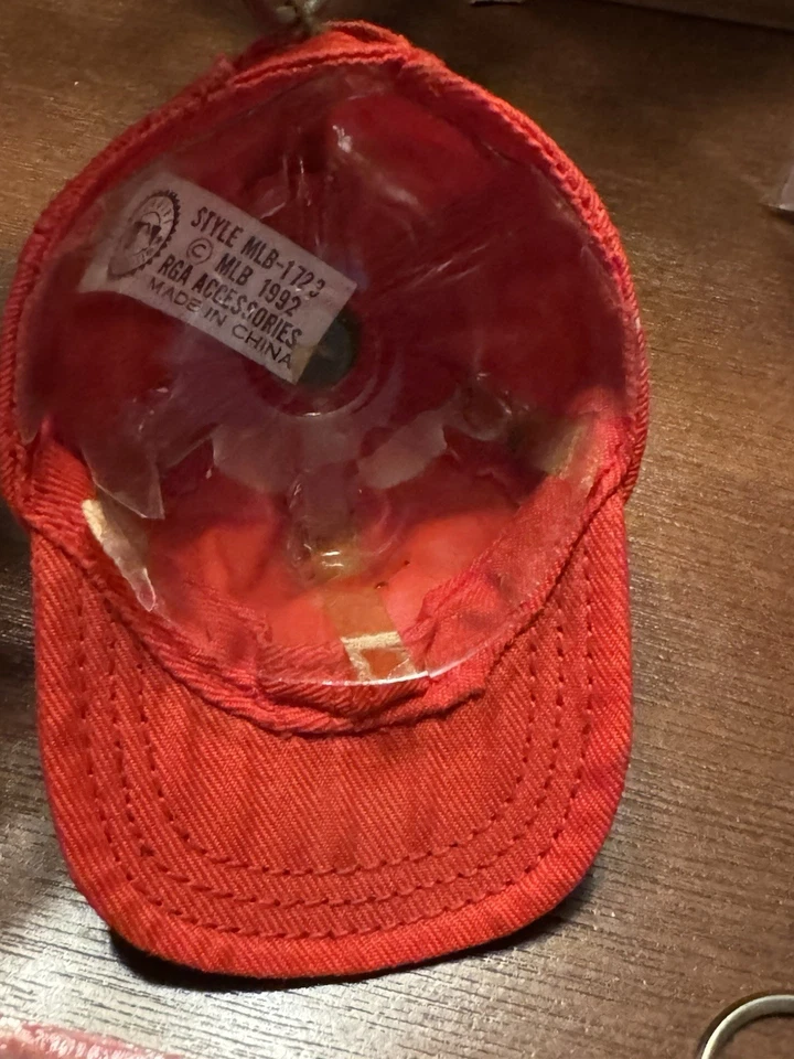 St Louis Cardinals Memorabilia Lot - Plate, Tag, Key Chains, Mini-Hat, More… - Image 3 of 4