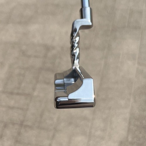 Putter Scotty Cameron 2020 Special Select Newport 2 cuello giratorio 33" con HC ¡EXCLNT! - Imagen 7 de 14