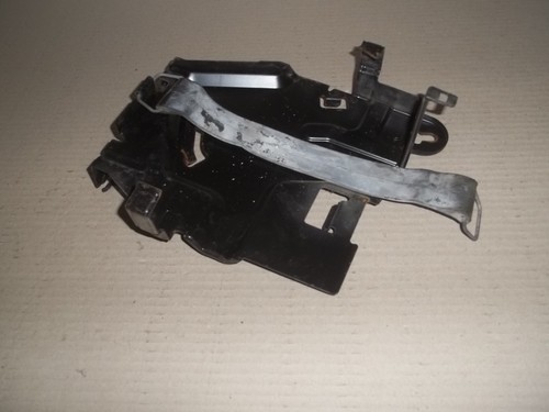 Renault Clio 1 - 1.2 40KW Halterung für Motorsteuergerät mit Spannband