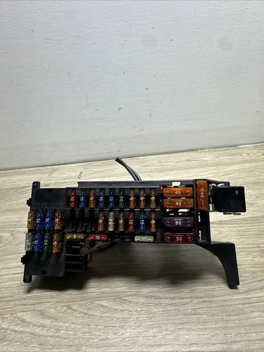 97-04 Mercedes R170 SLK230 SLK320 Engine Fuse Relay Box Control Module Assembly