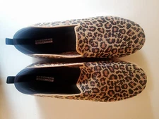 Skechers Go Walk Joy Fiery Leopard Womens Size 8.5 Casual Slip On Comfort Shoes