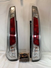 Feu arrière Nissan SERENA