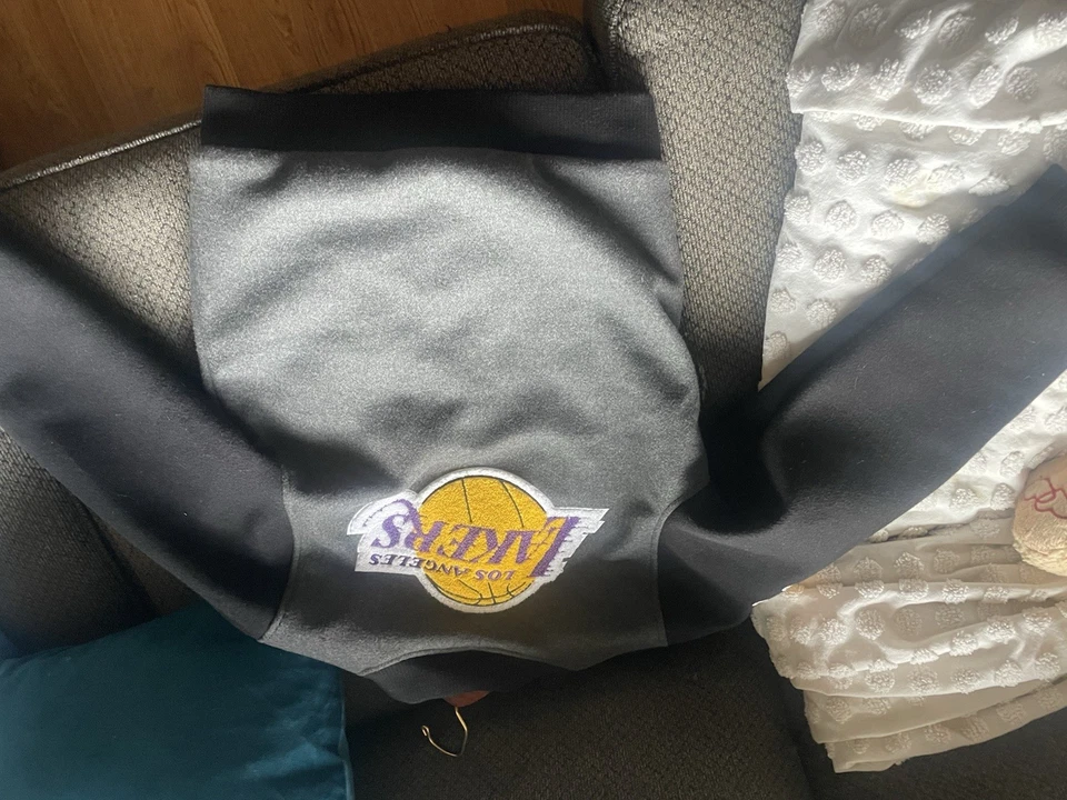 Chaqueta de bombardero de Los Angeles Lakers  Foto 4 de 4