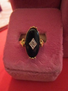 Vintage Avon Ring Size 8 Victorian Collection 1983 Faux Black Onyx Gold Tone