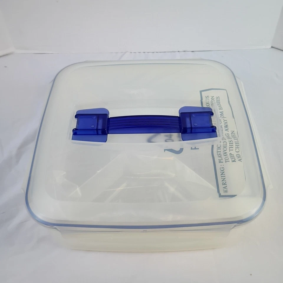 Lock & Lock Appetizer Handy Container with Removable Divided Tray Blue Brand New - Image 3 of 4