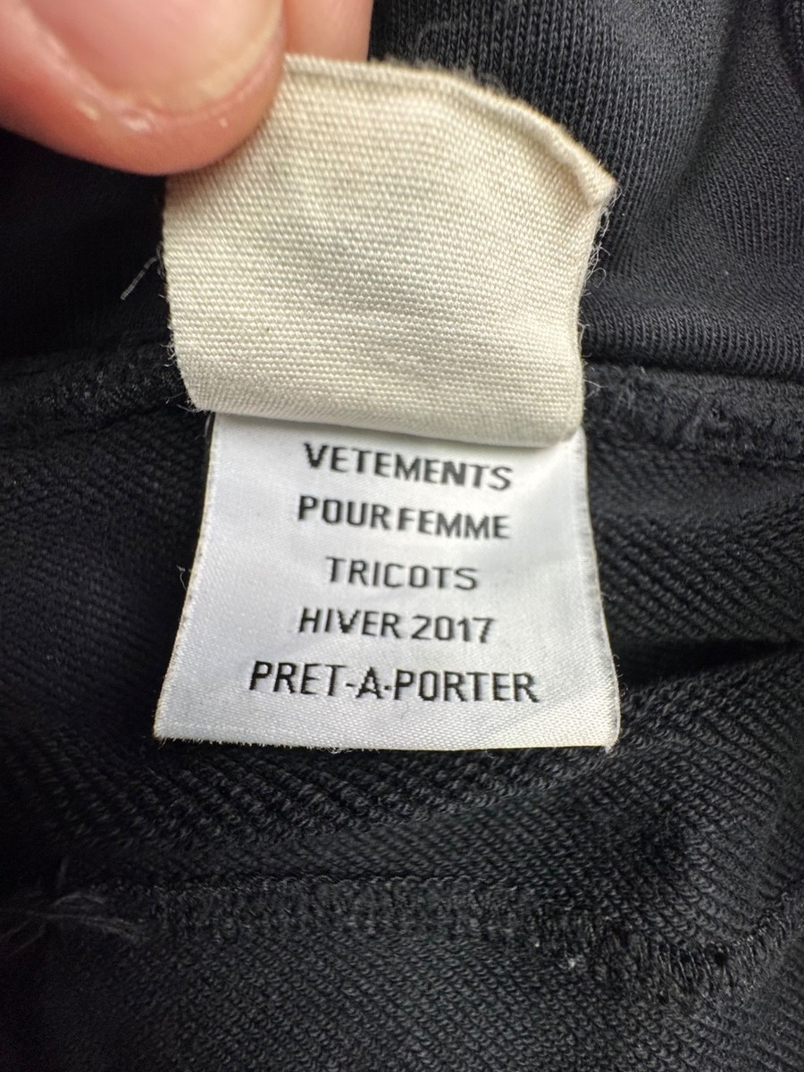 Vetements x Champion WSS17CH7 Zip Hoodie Black Logo Tape Sleeve