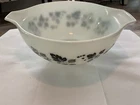 Vintage Pyrex 443 BLACK & WHITE GOOSEBERRY Cinderella Bowl - 2 1/2 Quart