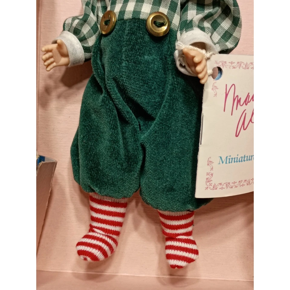 Vitrina miniatura de muñeca vintage Madame Alexander Tommy Littlemouse #444 Foto 2 de 4