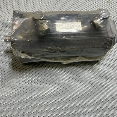MDSKSBS071-13 NEW Old Stock Lenze Servo Motor Automation Manufacturing Maintain