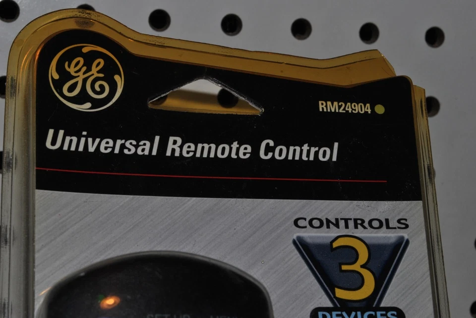 2 New GE Universal Remote Control TV DVD VCR Cable RM24904 and rm24948 - Image 3 of 4