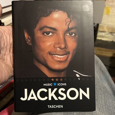 Michael Jackson Livre MUSIC ICONS Multilingual English French German Book 2009
