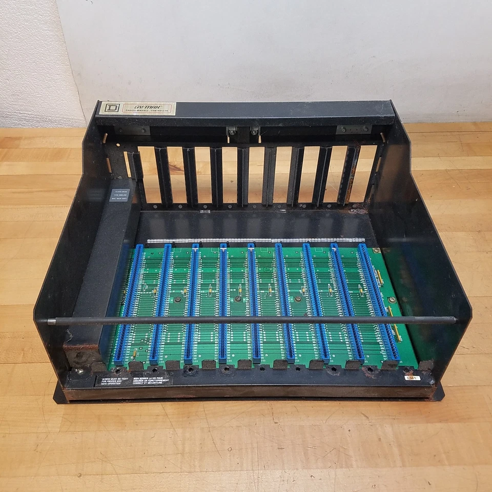 Square D SY/MAX 8030-RRK-200 Chassis, Class 8030, 9-Slot Rack, Series D3 - USED - Image 3 of 4