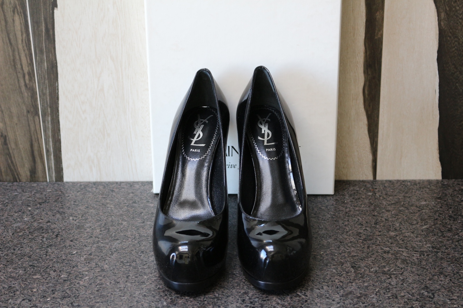 Nuova con scatola Yves Saint Laurent TRIBTOO VITELLO VERNICE MORBIDA 80 NERA Scarpa pompa 38 5