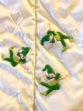 Elf On A Blanket Lap Blanket Green White Fully Lined Nylon 39  x58  Elfin Puffy