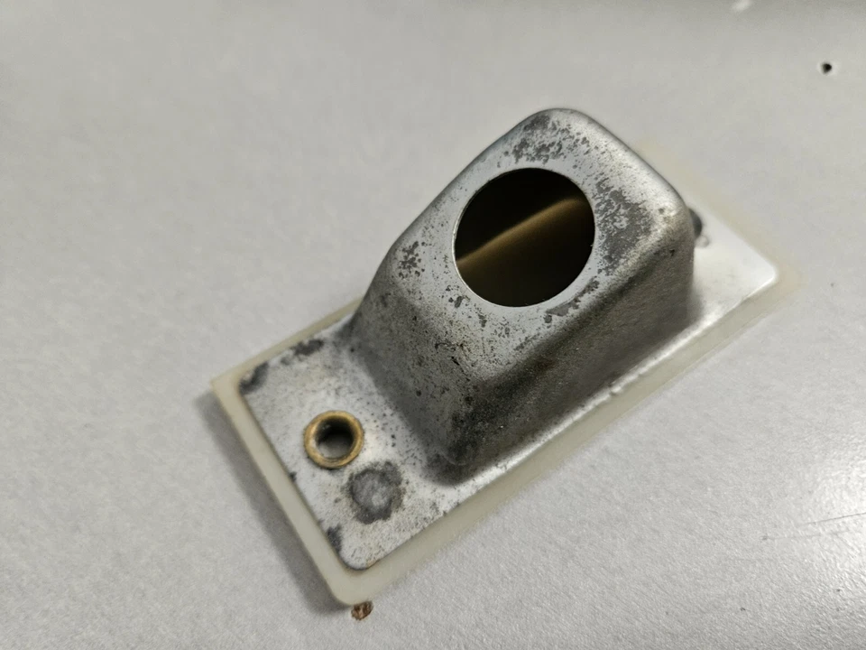 Oldsmobile Starfire 1964 consola central RT luz lateral Courtsey GM OEM Foto 4 de 4