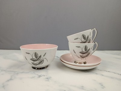 Vintage Queen Anne Harvest Rosa Porzellan Teetassen und Untertassen Zuckerdose 1950