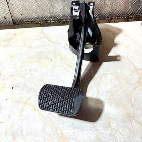 Mercedes C220 cdi w204 2007 brake pedal & sensor A2042902201