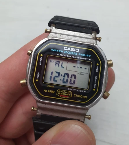 Vintage Collectible Casio 901 G Shock Resist Digital Wristwatch Watch DW-5600
