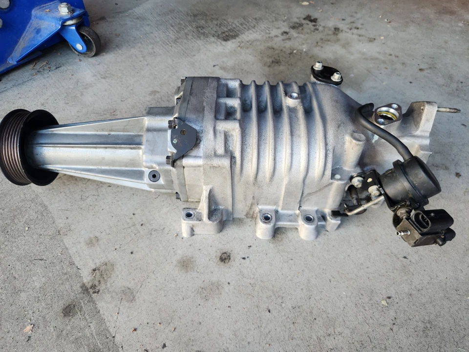 Supercharger/Turbocharger Eaton M90 Gen III Roots Style Pontiac Bonneville 96-03 - Image 3 of 4